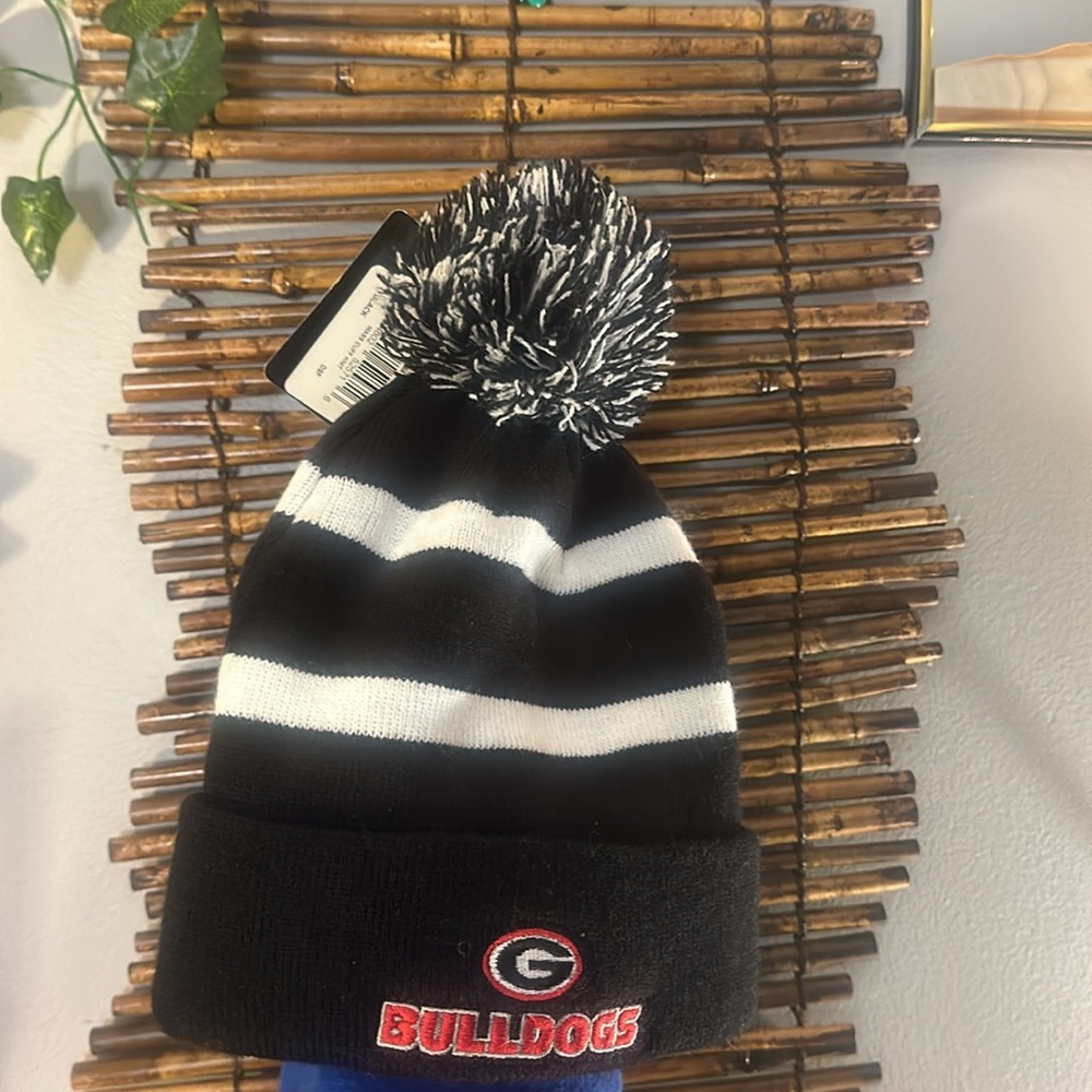 NWT, Georgia bulldog beanie OSFA